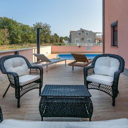 Ferienhaus Mary Liznjan Ngoại thất bức ảnh