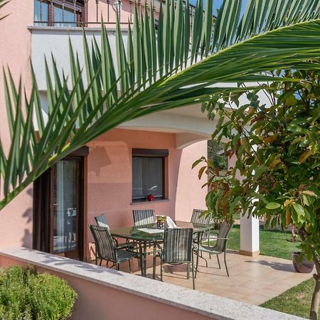 Ferienhaus Mary Liznjan Ngoại thất bức ảnh